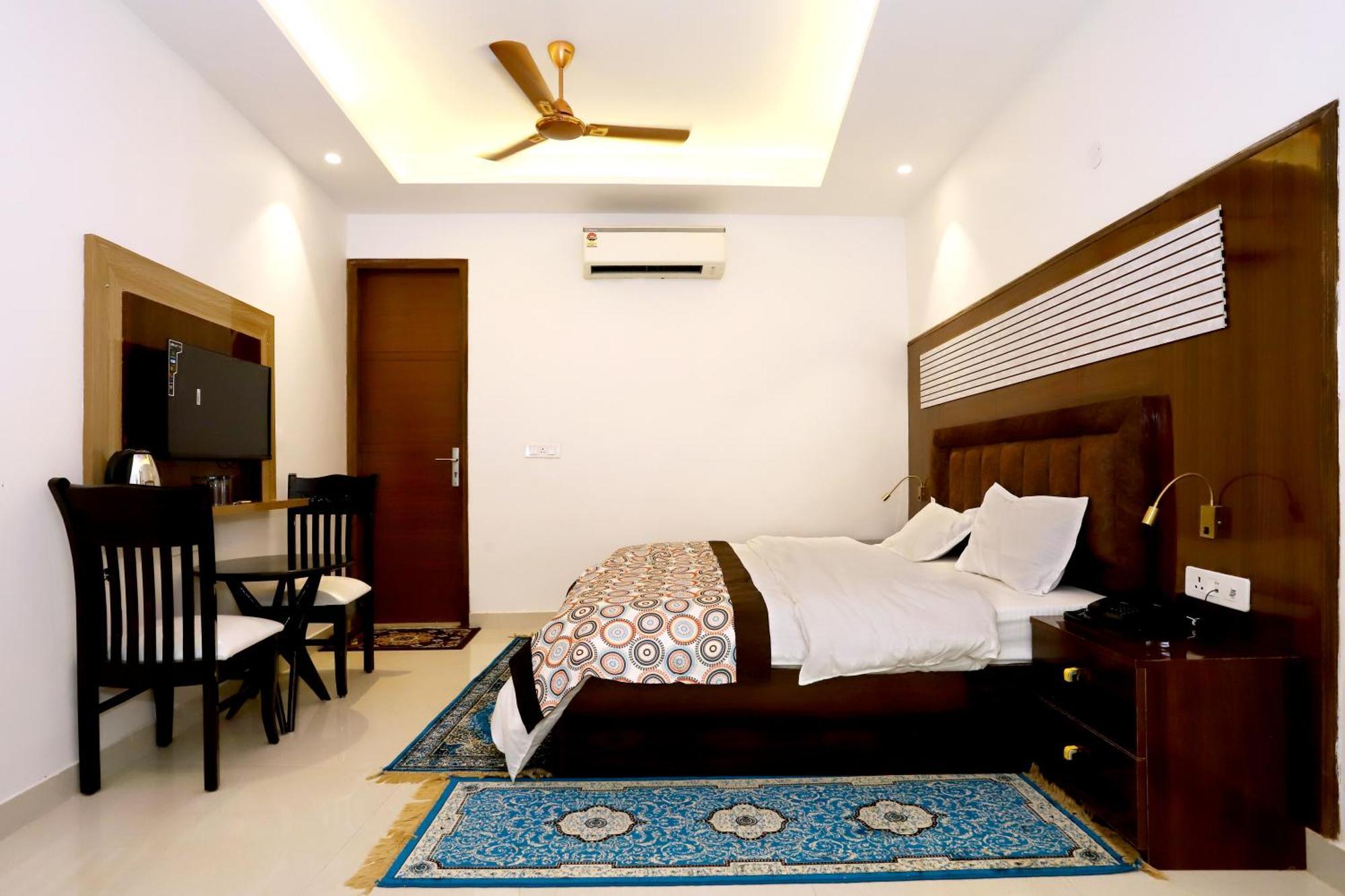 Vrindavan Guest House ニューデリー エクステリア 写真